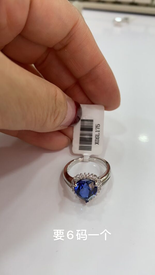 XDSL175 Pear-shaped Sapphire Ring