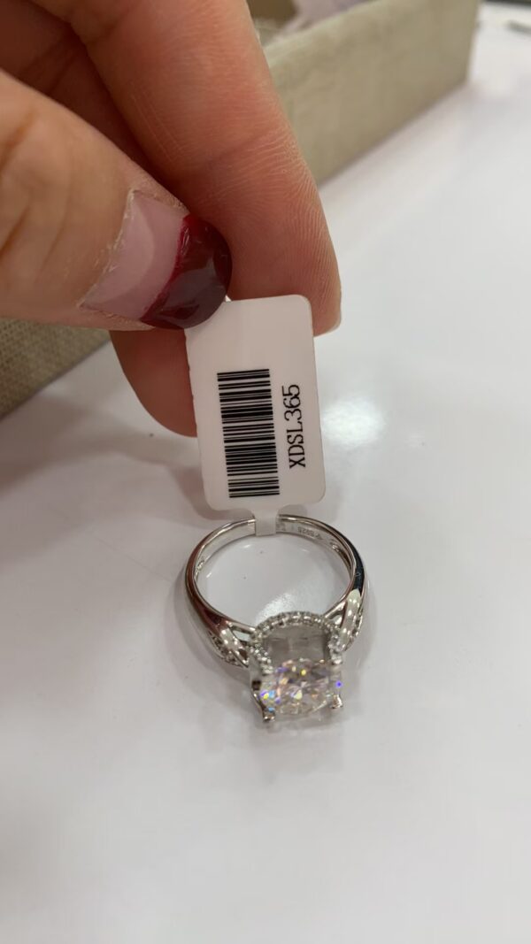 XDSL365 Radiant Moissanite Ring