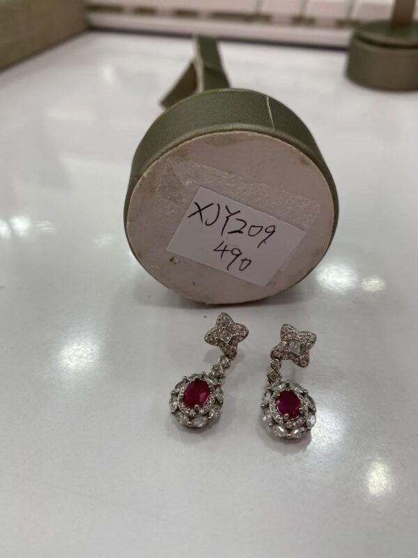 XJY209 Egg-shaped Ruby Earrings